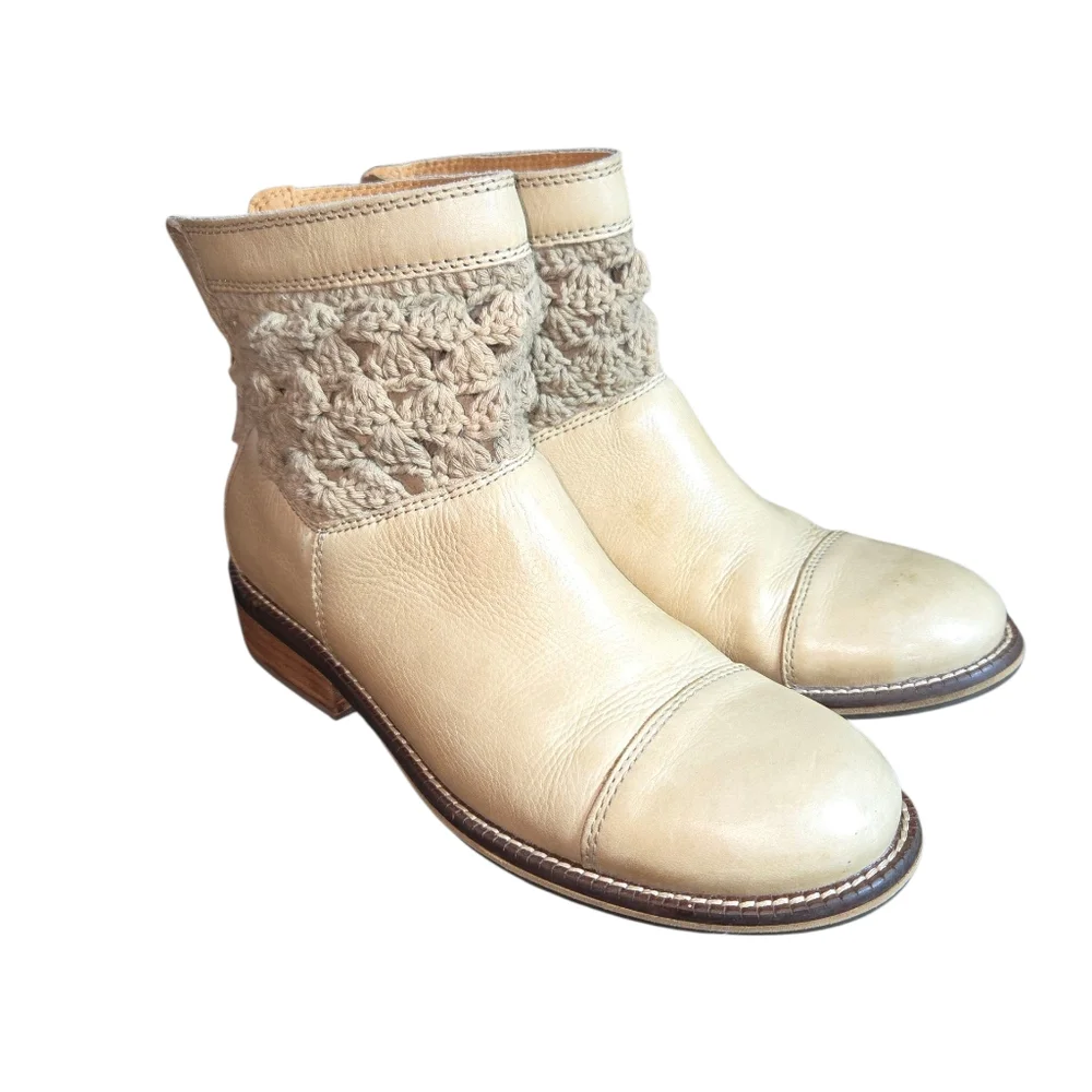 Latigo Carly‎ Anthropologie Beige Crochet Accented Back Zip Ankle Booties Sz 7.5